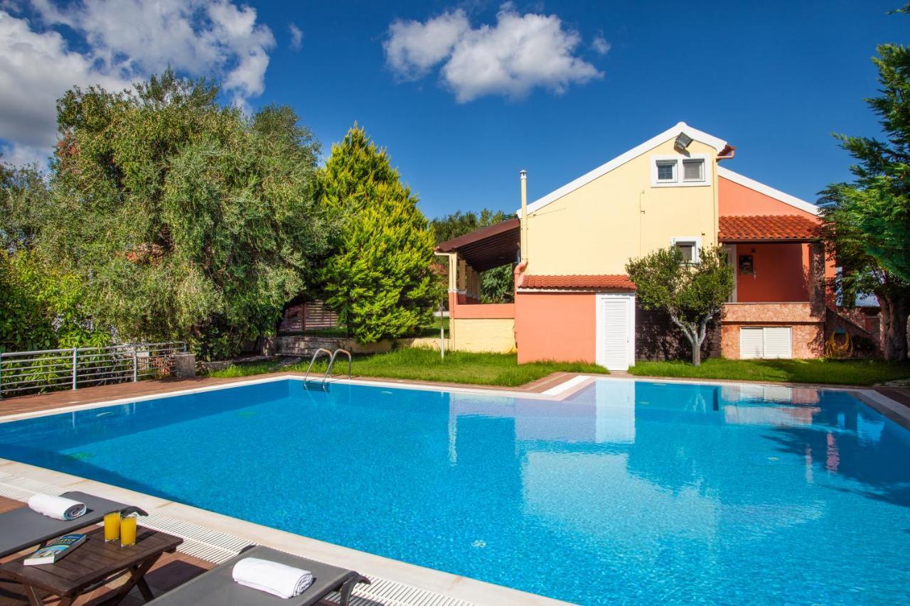 Sea View Estate Helios Βίλα Πέραμα Εξωτερικό φωτογραφία
